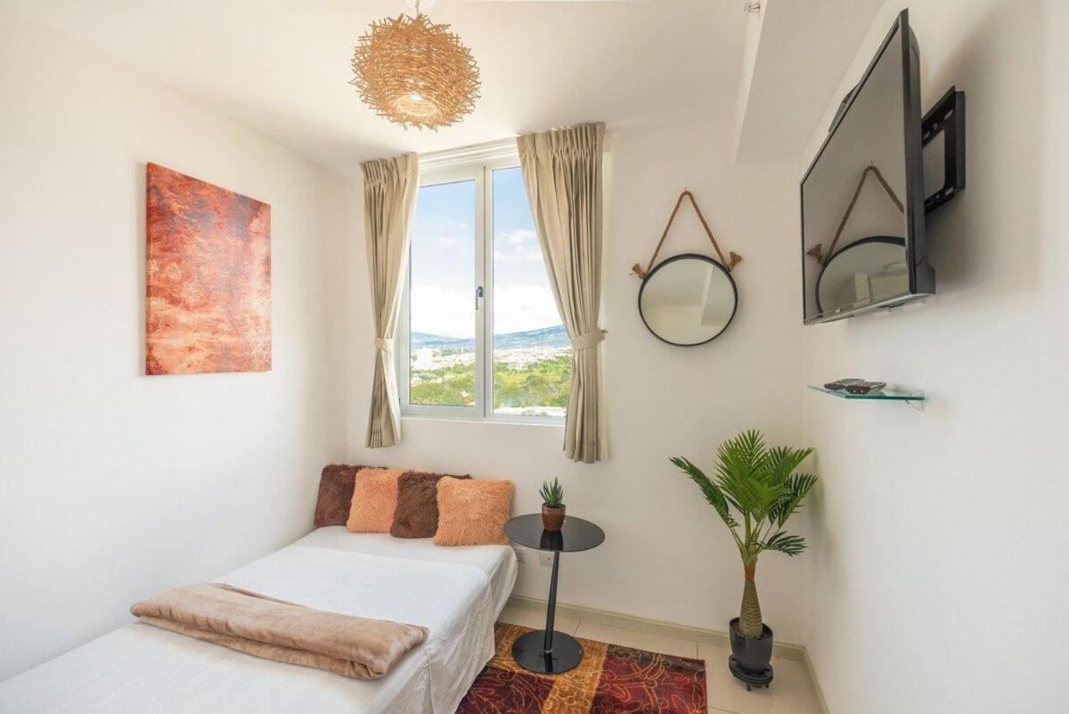 Boho Chic, Apart- Condo Cerca De Sjo Intl Airport Эредия Экстерьер фото